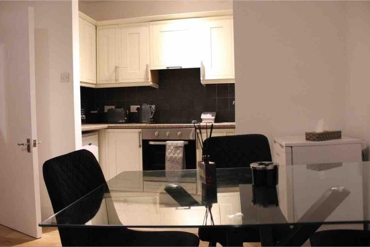 Very Central 2 Bed In Fulham London Eksteriør billede